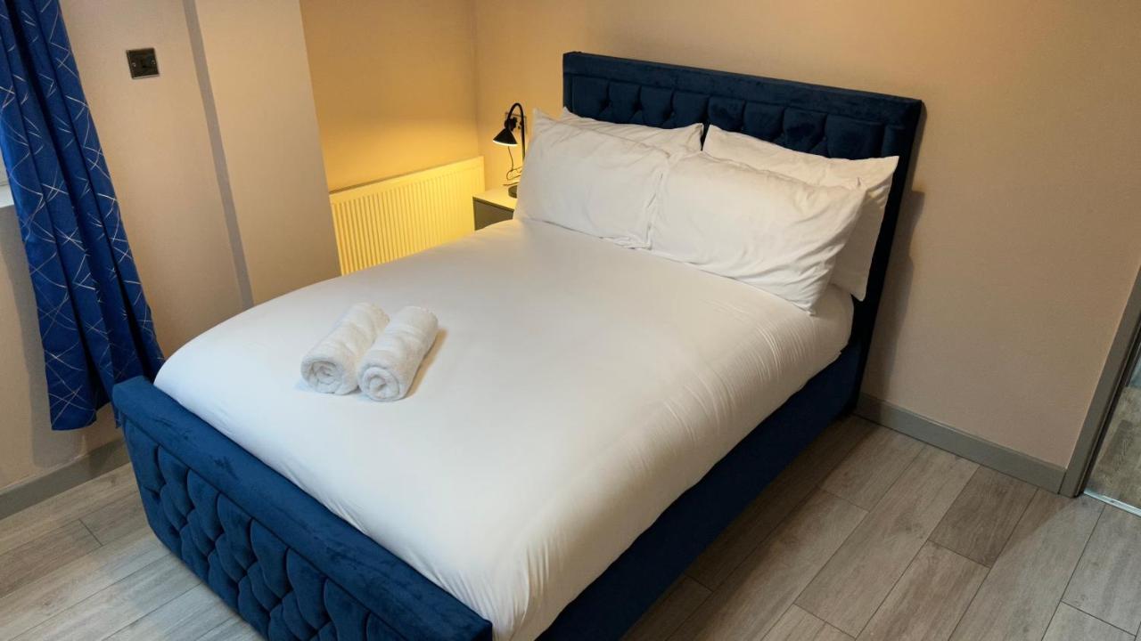 One Bedroom Apartment In Walsall Sleeps 4 Free Wifi By Villazu Bloxwich Kültér fotó